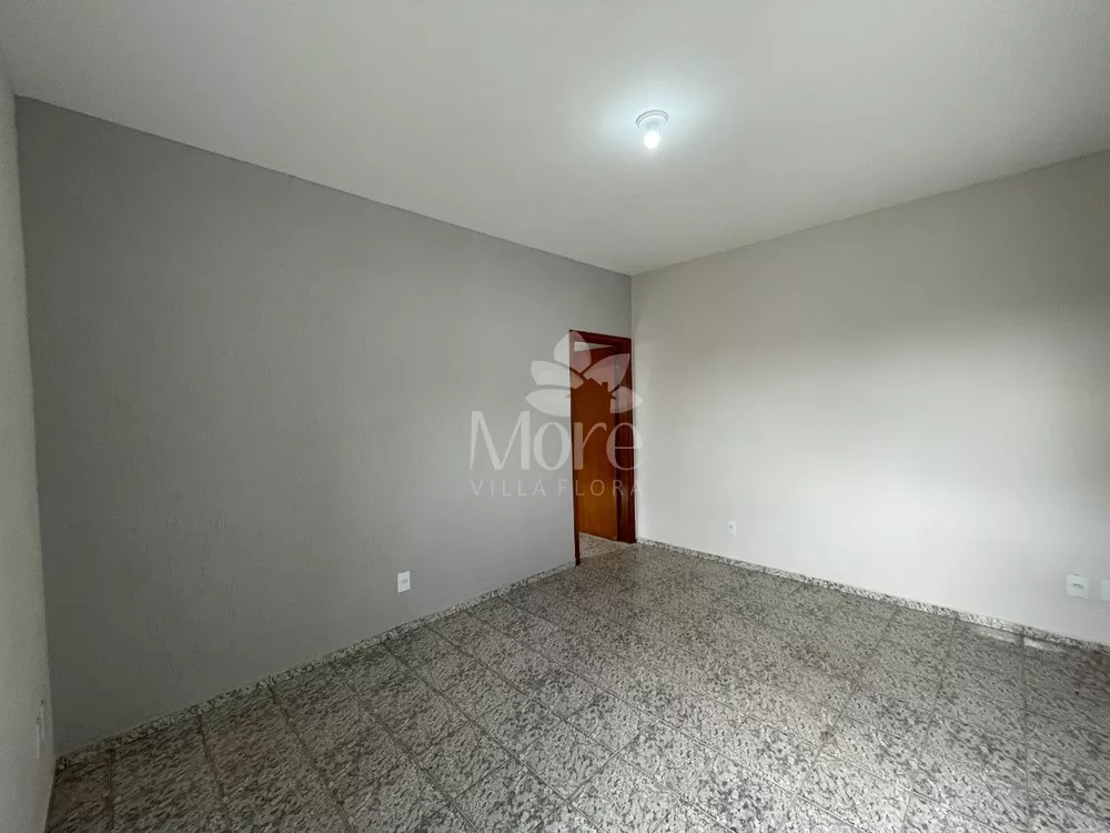 Casa à venda com 2 quartos, 125m² - Foto 4