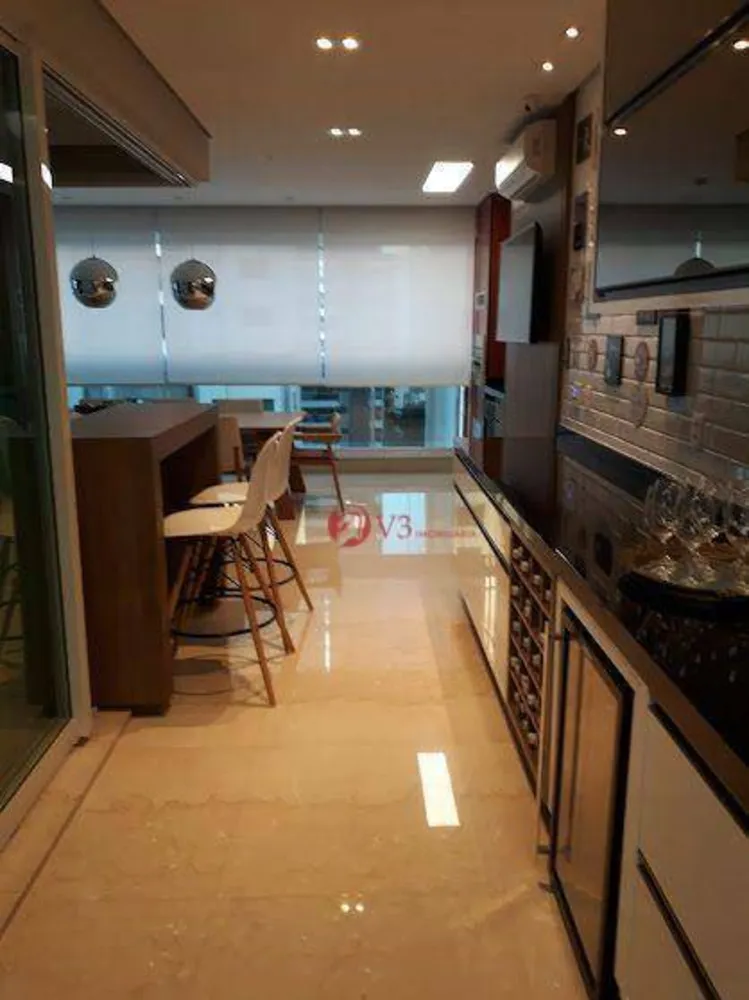 Apartamento, 3 quartos, 218 m² - Foto 2
