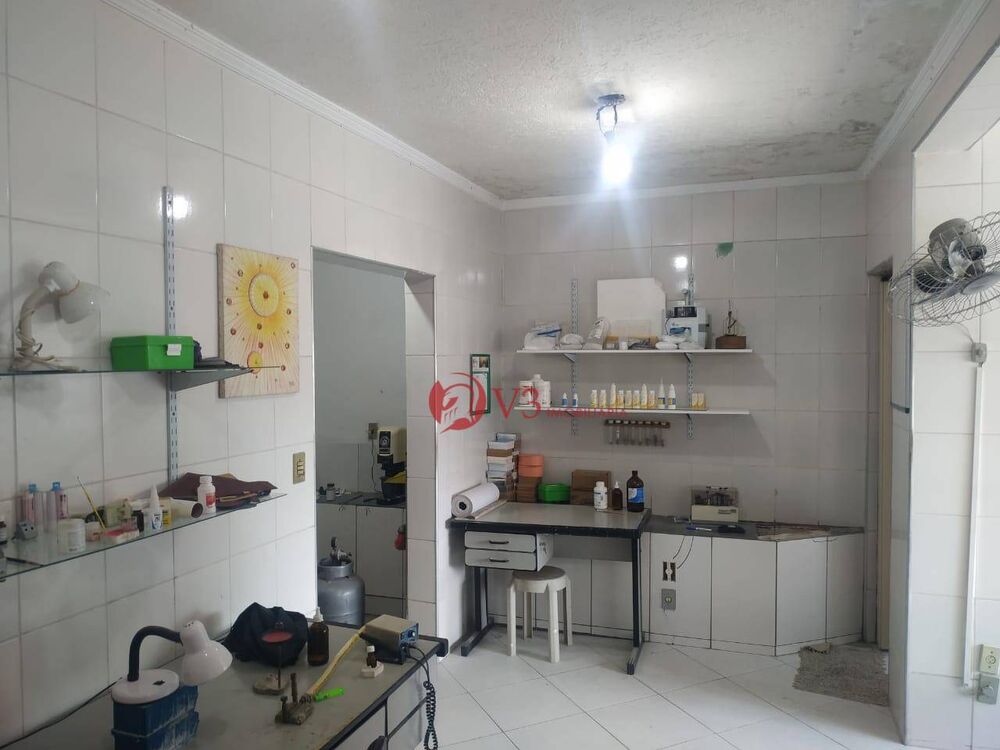 Casa à venda com 3 quartos, 280m² - Foto 5
