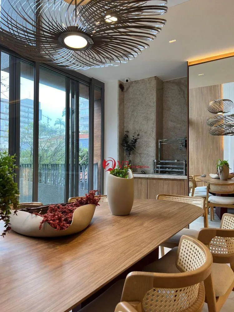 Apartamento, 3 quartos, 140 m² - Foto 1