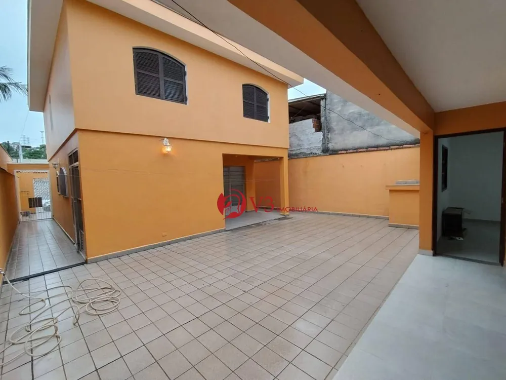 Sobrado, 3 quartos, 214 m² - Foto 1
