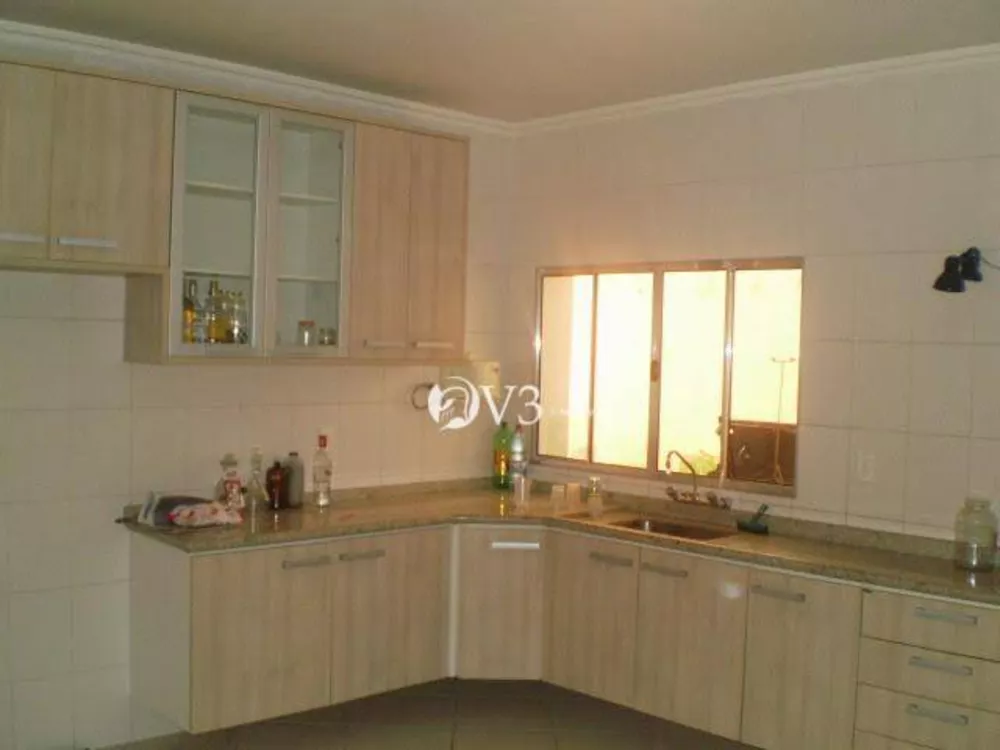 Casa à venda com 10 quartos, 800m² - Foto 1