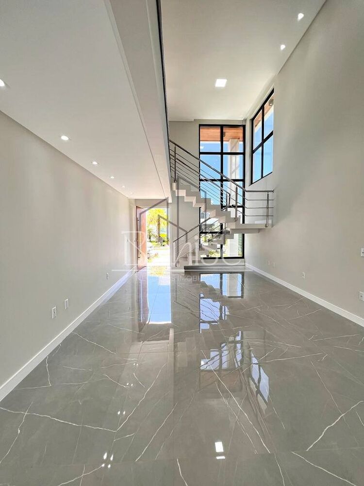 Casa de Condomínio à venda com 4 quartos, 265m² - Foto 3