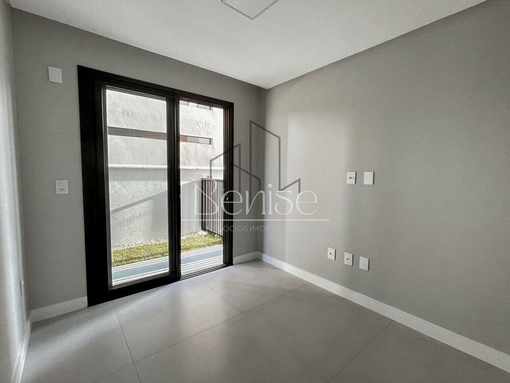 Casa à venda com 4 quartos, 285m² - Foto 3
