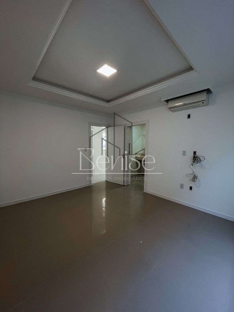 Casa, 4 quartos, 320 m² - Foto 1