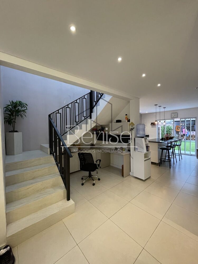 Sobrado à venda com 3 quartos, 149m² - Foto 1