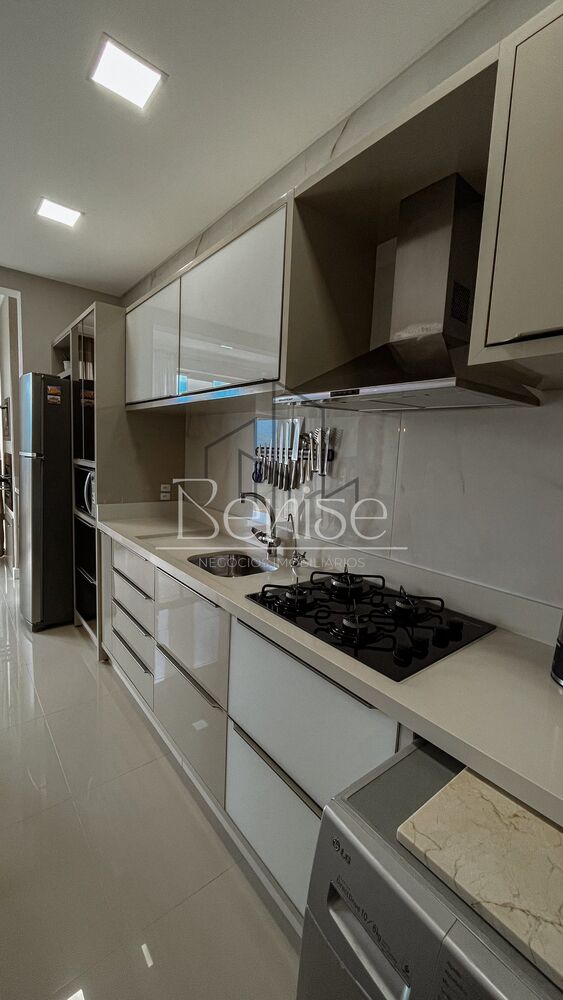 Apartamento à venda com 2 quartos, 76m² - Foto 1