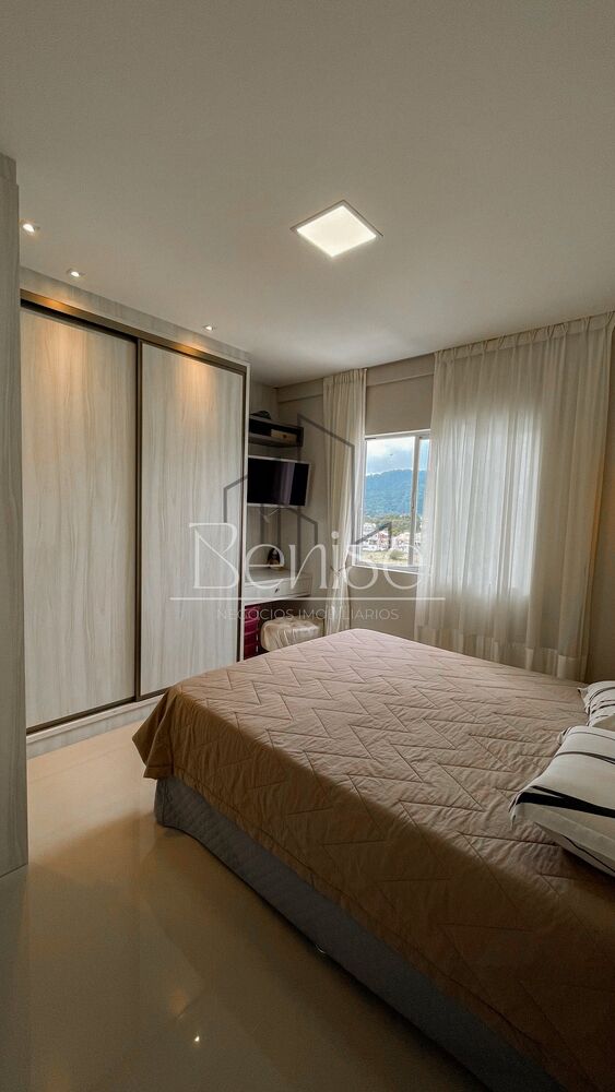 Apartamento à venda com 2 quartos, 76m² - Foto 4
