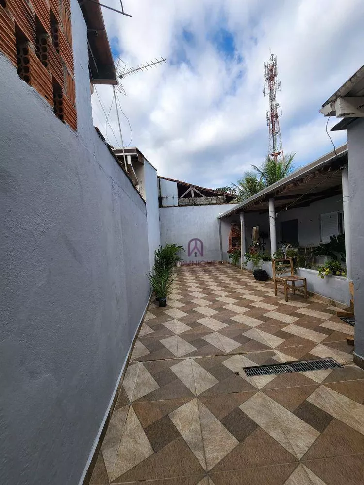 Casa, 4 quartos, 250 m² - Foto 1