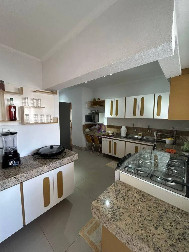 Apartamento, 4 quartos, 194 m² - Foto 2