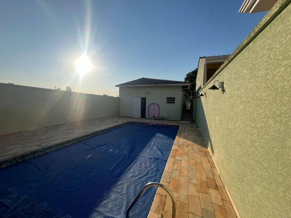 Casa, 3 quartos, 245 m² - Foto 1
