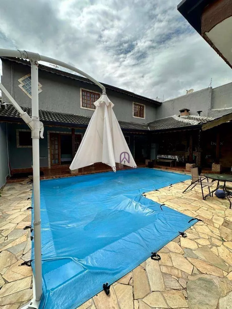 Casa, 7 quartos, 300 m² - Foto 4