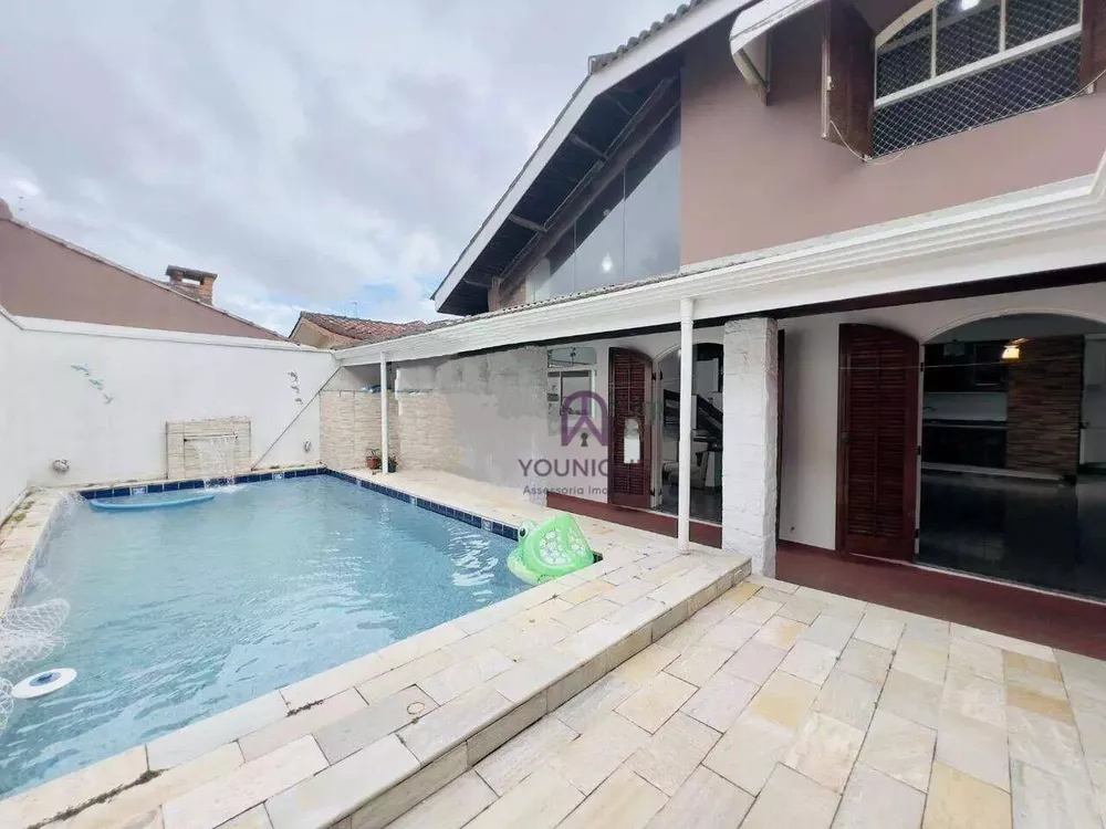 Casa, 3 quartos, 288 m² - Foto 1