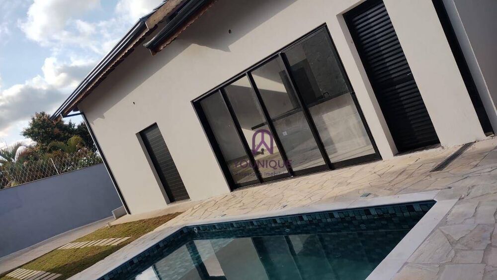 Casa à venda com 3 quartos, 150m² - Foto 1