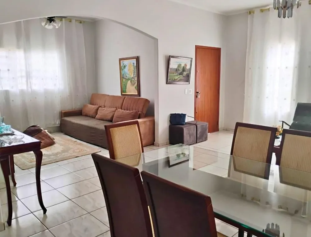 Casa, 3 quartos, 230 m² - Foto 1