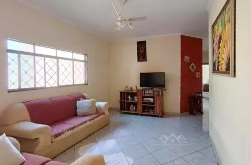 Casa, 3 quartos, 194 m² - Foto 1