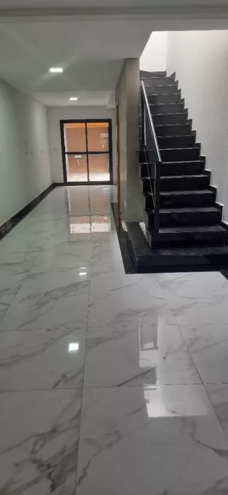 Sobrado à venda com 3 quartos, 121m² - Foto 2