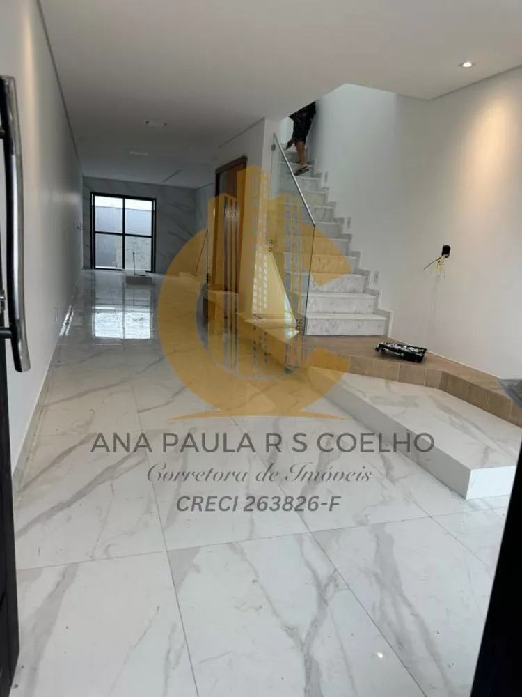 Sobrado à venda com 3 quartos, 230m² - Foto 1