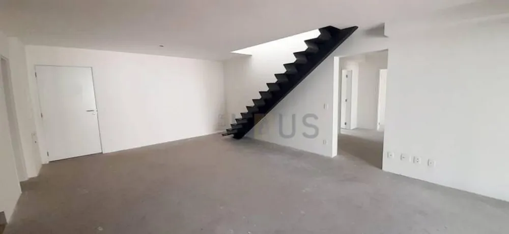 Cobertura, 3 quartos, 227 m² - Foto 4