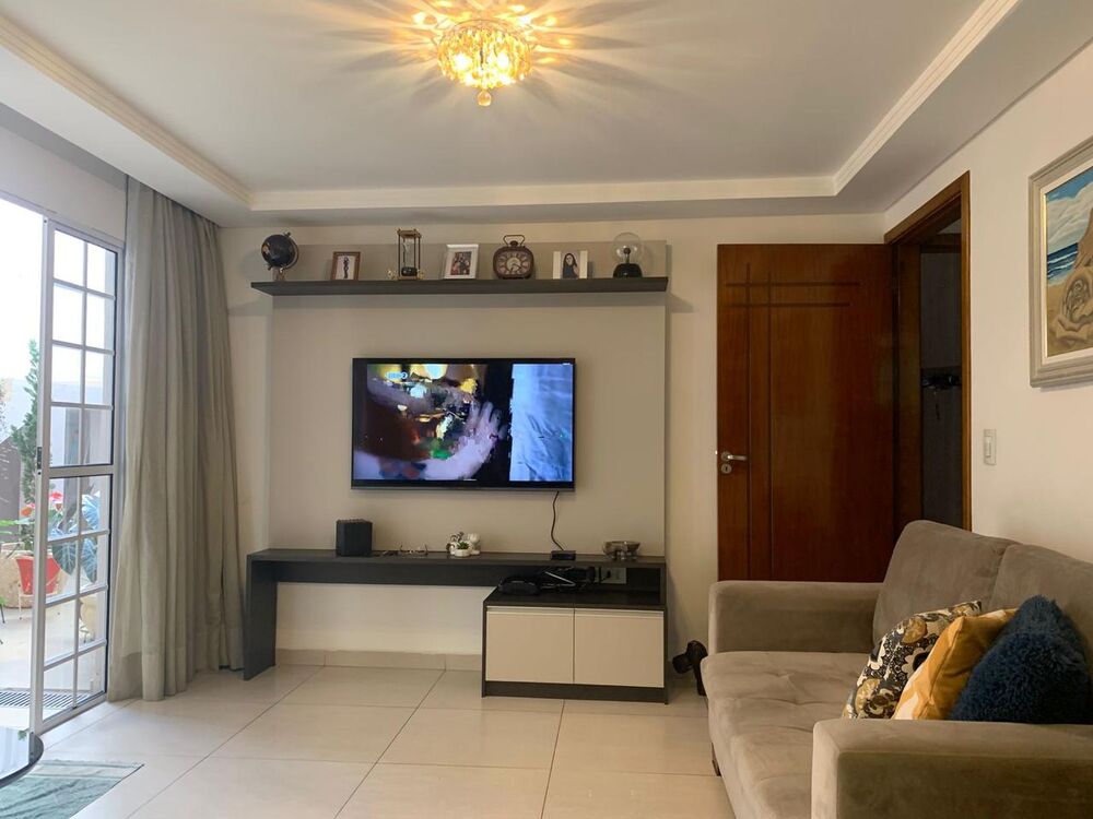 Casa à venda com 3 quartos, 250m² - Foto 7