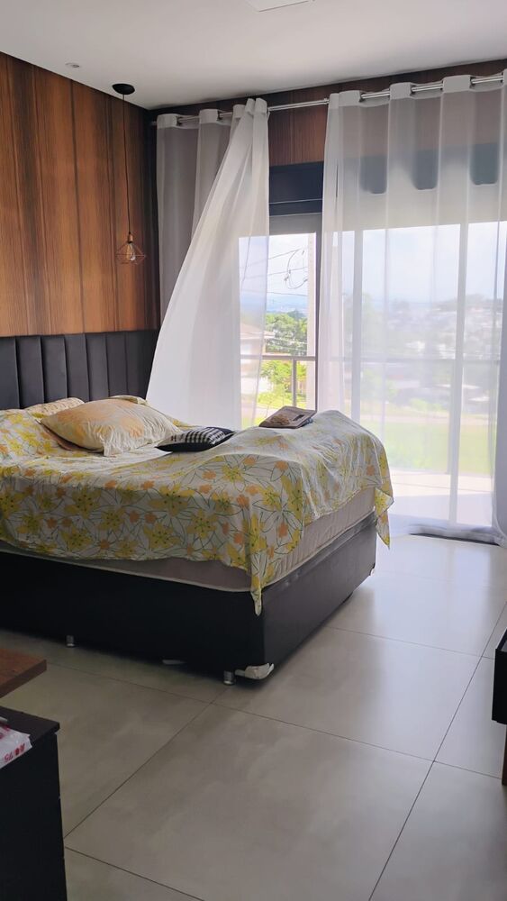 Casa de Condomínio à venda com 3 quartos, 205m² - Foto 2