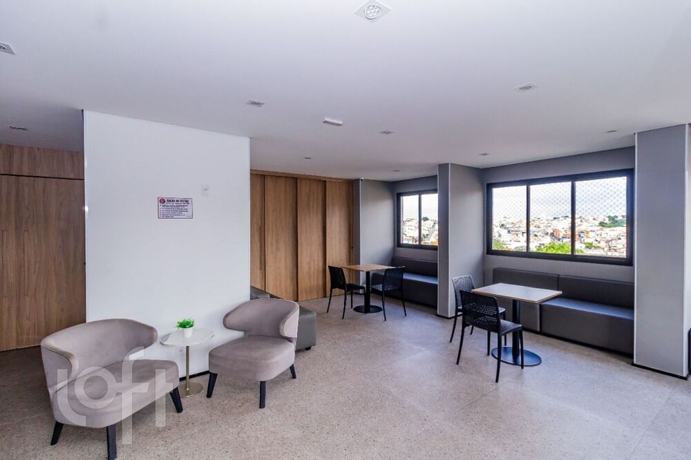 Apartamento à venda com 2 quartos, 61m² - Foto 4