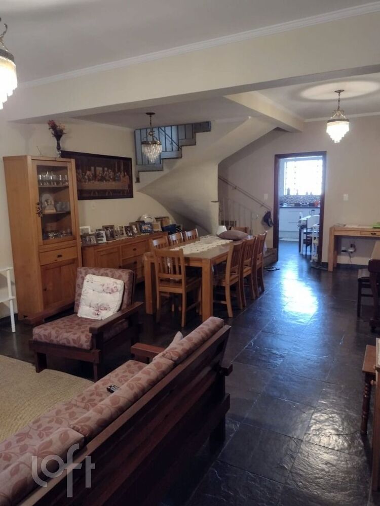 Casa à venda com 3 quartos, 200m² - Foto 1