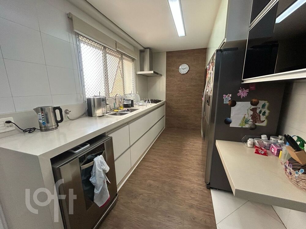Apartamento à venda com 3 quartos, 167m² - Foto 2