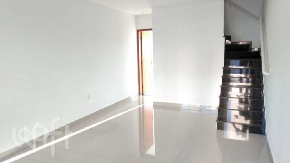 Casa à venda com 3 quartos, 91m² - Foto 2