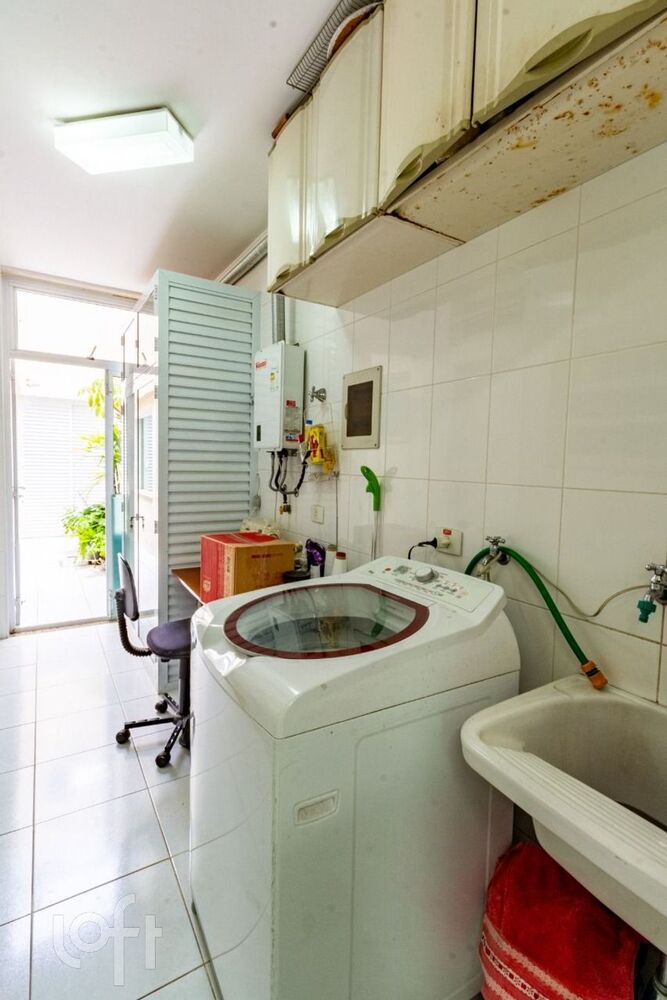 Casa à venda com 4 quartos, 208m² - Foto 2
