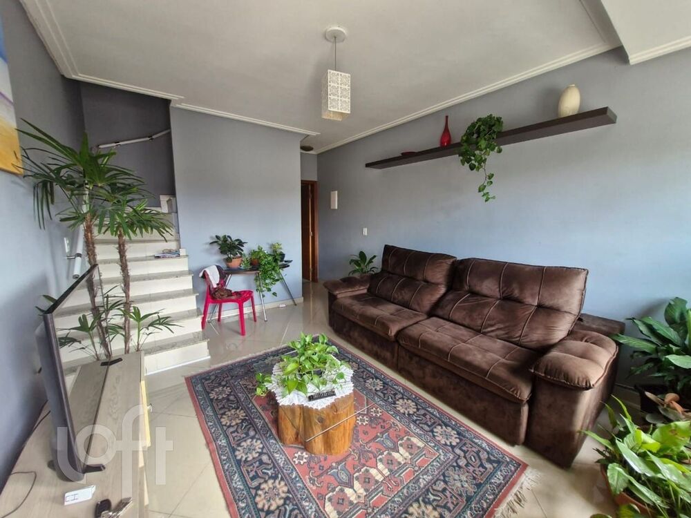 Casa à venda com 2 quartos, 108m² - Foto 1