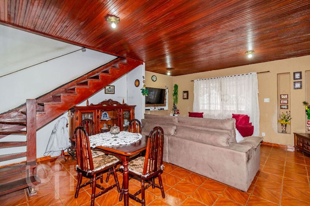 Casa à venda com 3 quartos, 140m² - Foto 1