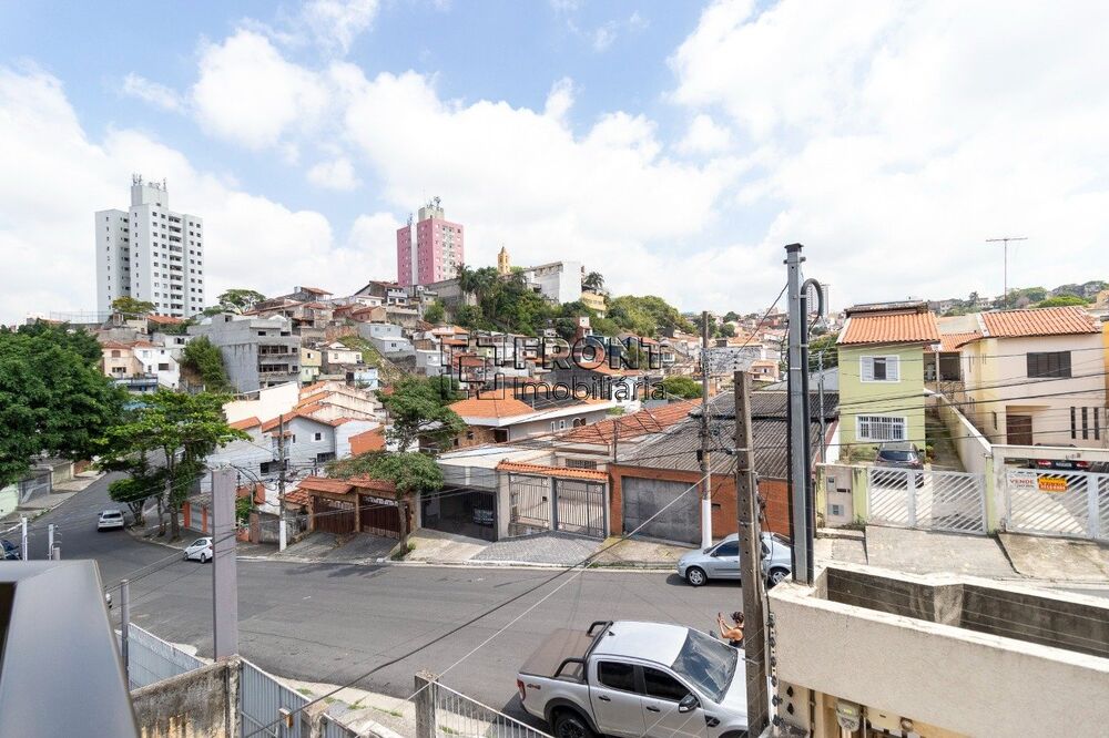 Sobrado à venda com 4 quartos, 213m² - Foto 1