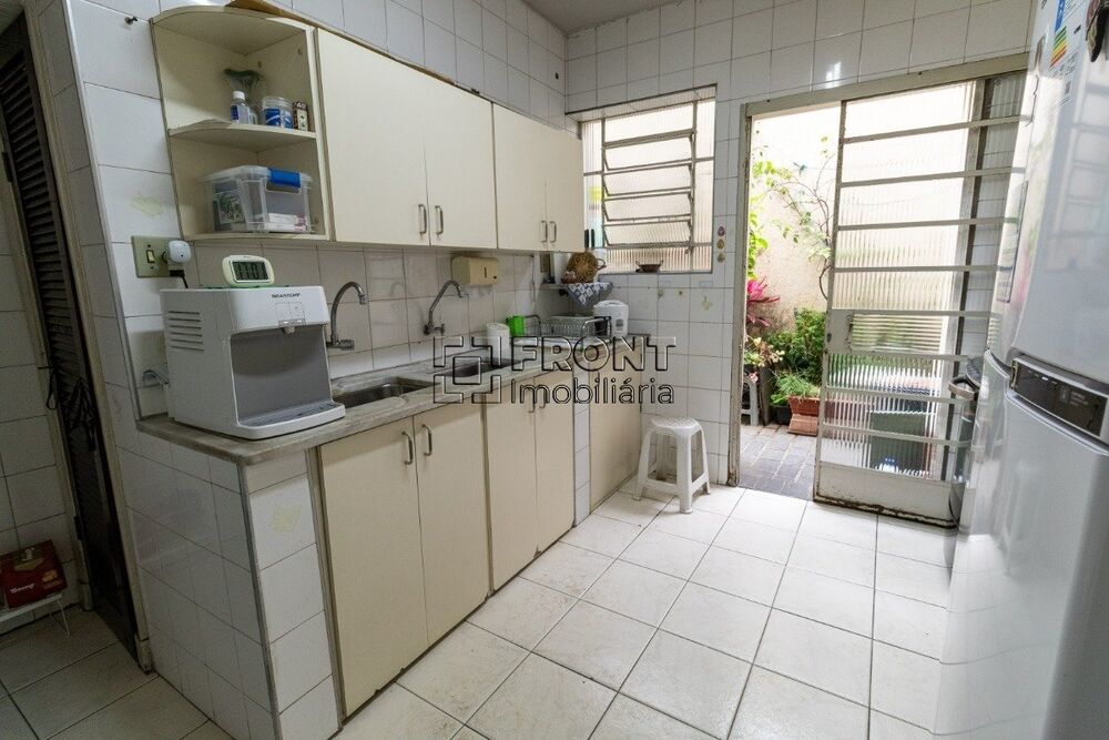 Casa à venda com 4 quartos, 128m² - Foto 1