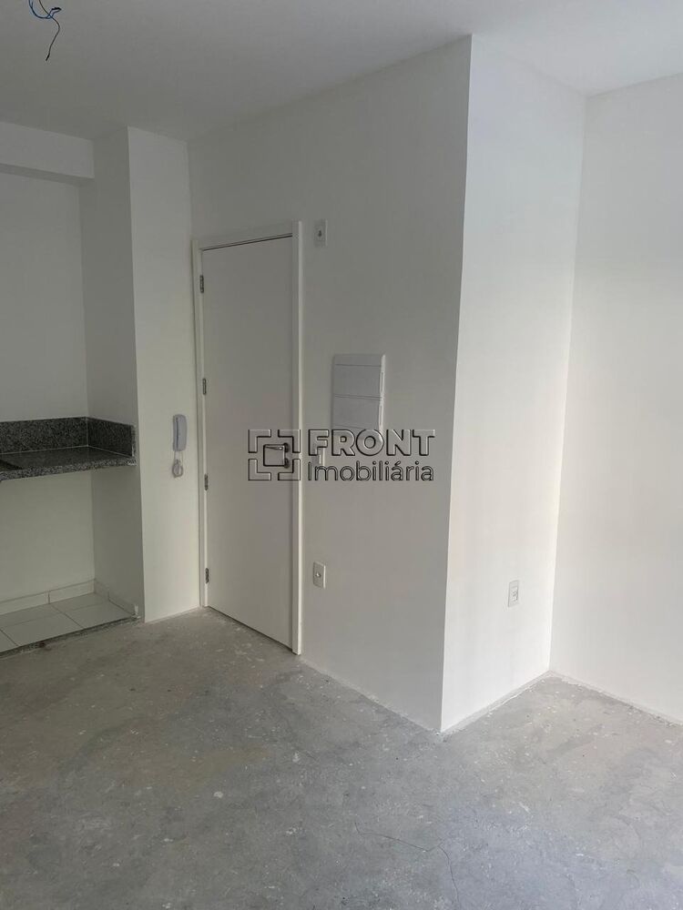 Apartamento à venda com 1 quarto, 33m² - Foto 2