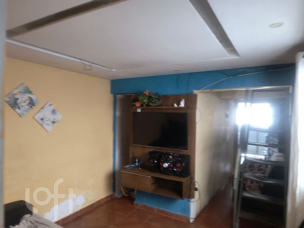 Casa à venda com 2 quartos, 100m² - Foto 1