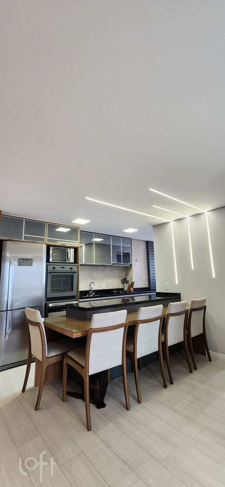 Apartamento à venda com 2 quartos, 65m² - Foto 2