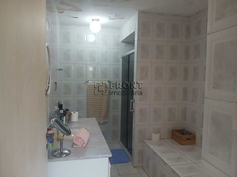 Casa à venda com 3 quartos, 279m² - Foto 11