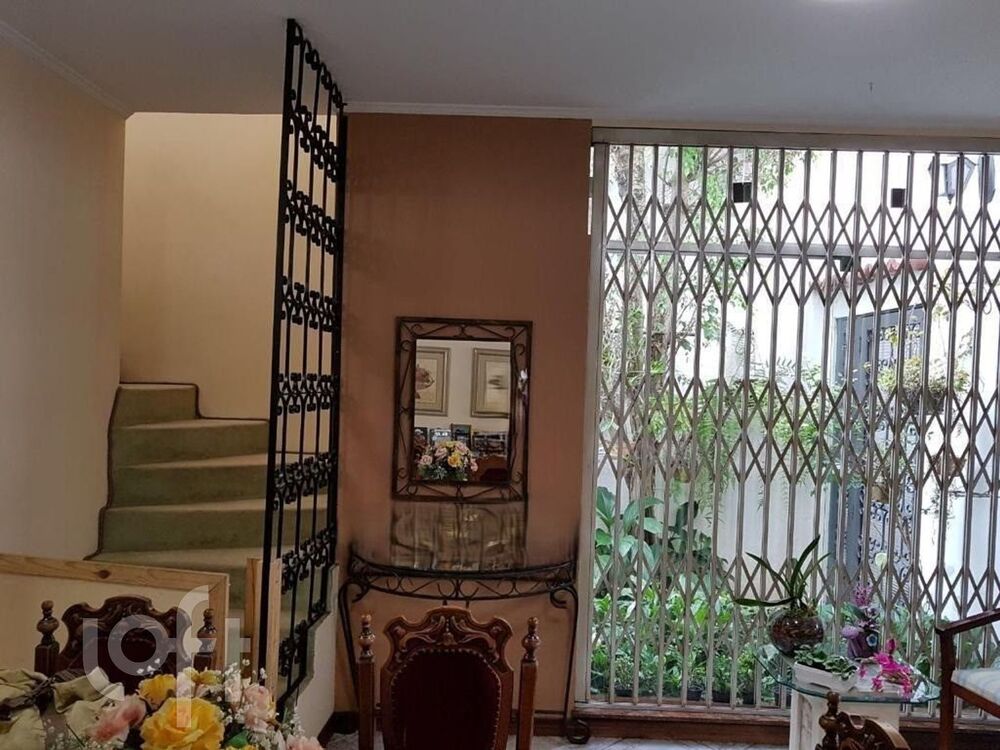Casa à venda com 3 quartos, 160m² - Foto 1
