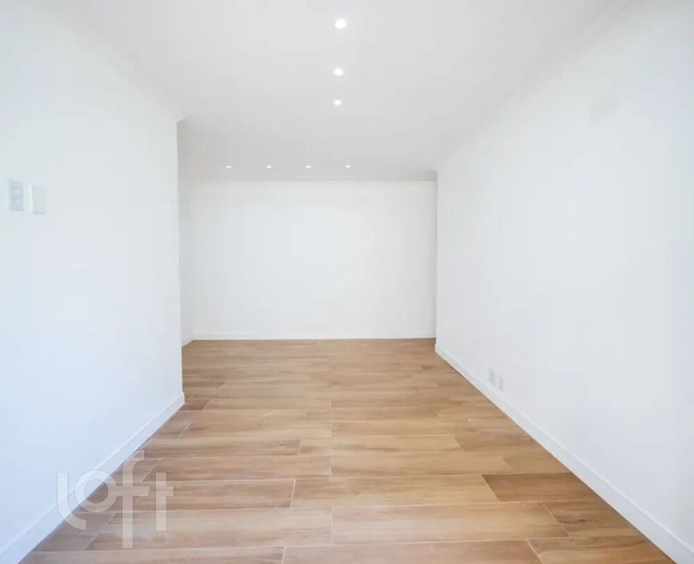 Apartamento à venda com 3 quartos, 74m² - Foto 2