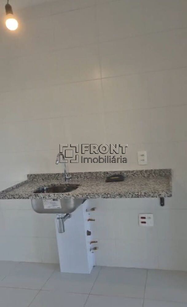 Apartamento à venda com 3 quartos, 69m² - Foto 2