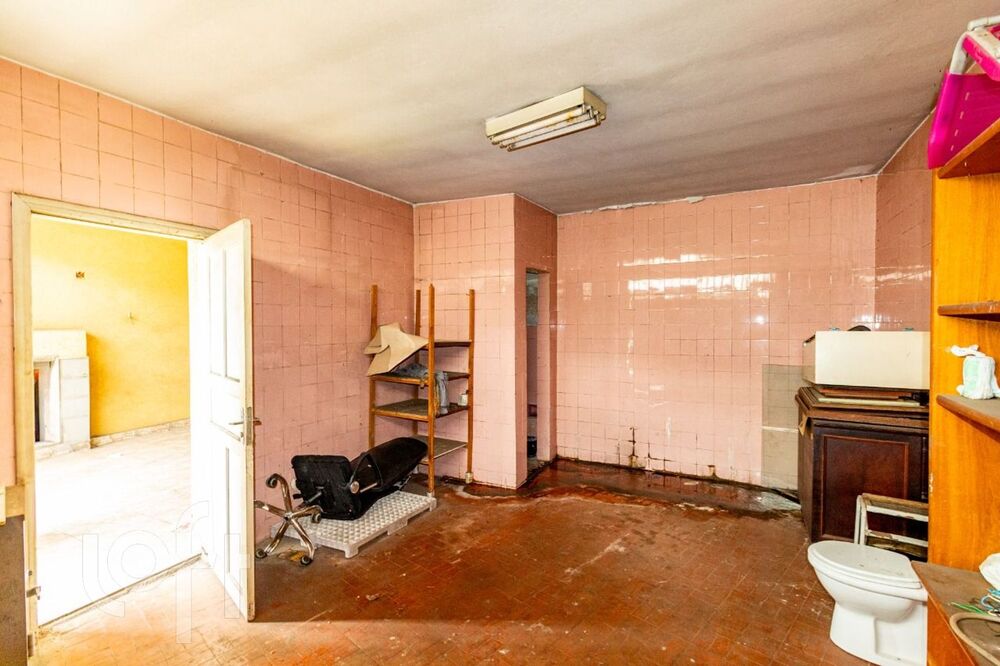 Casa à venda com 4 quartos, 250m² - Foto 4