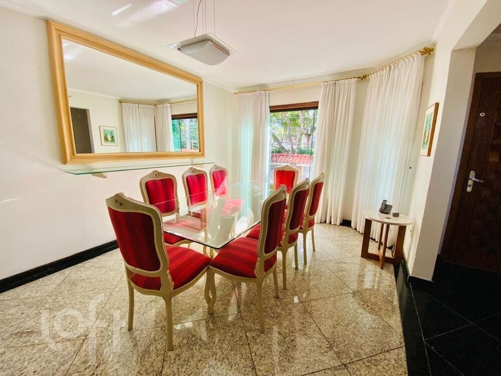 Casa à venda com 3 quartos, 225m² - Foto 1