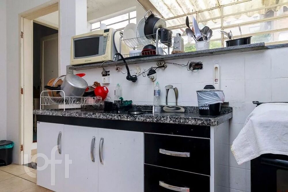 Casa à venda com 2 quartos, 250m² - Foto 1