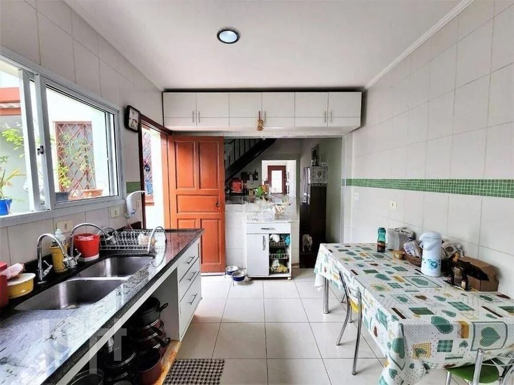 Casa à venda com 5 quartos, 140m² - Foto 3