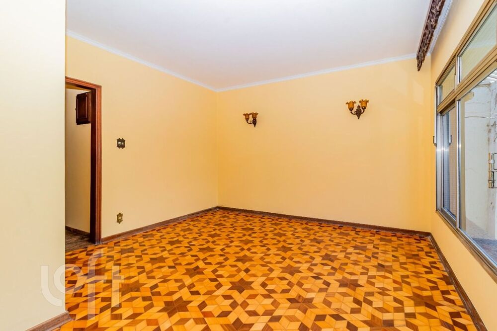 Casa à venda com 4 quartos, 210m² - Foto 1