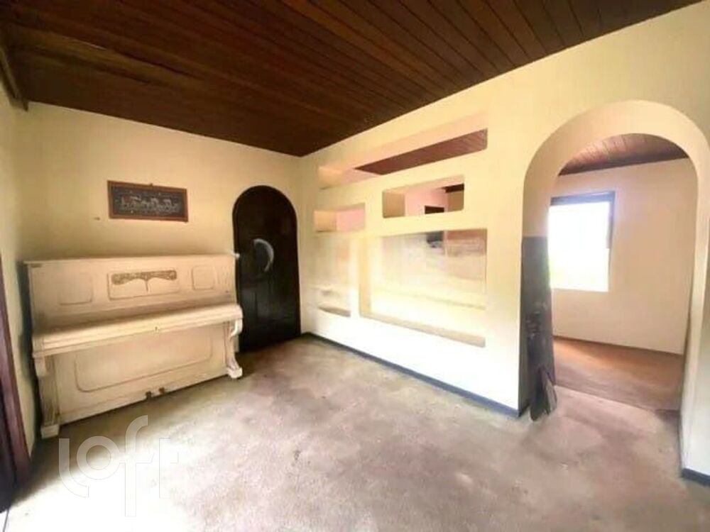 Casa à venda com 3 quartos, 290m² - Foto 2