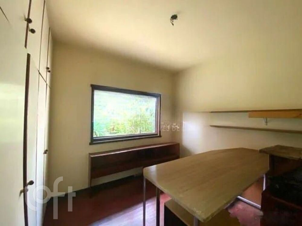 Casa à venda com 3 quartos, 290m² - Foto 4