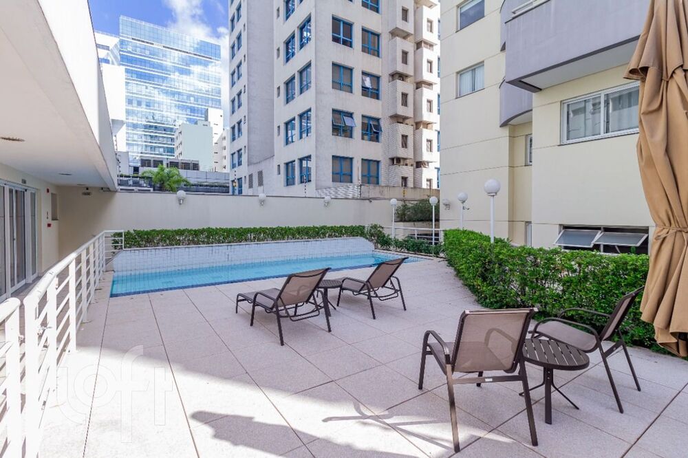Apartamento à venda com 1 quarto, 37m² - Foto 11