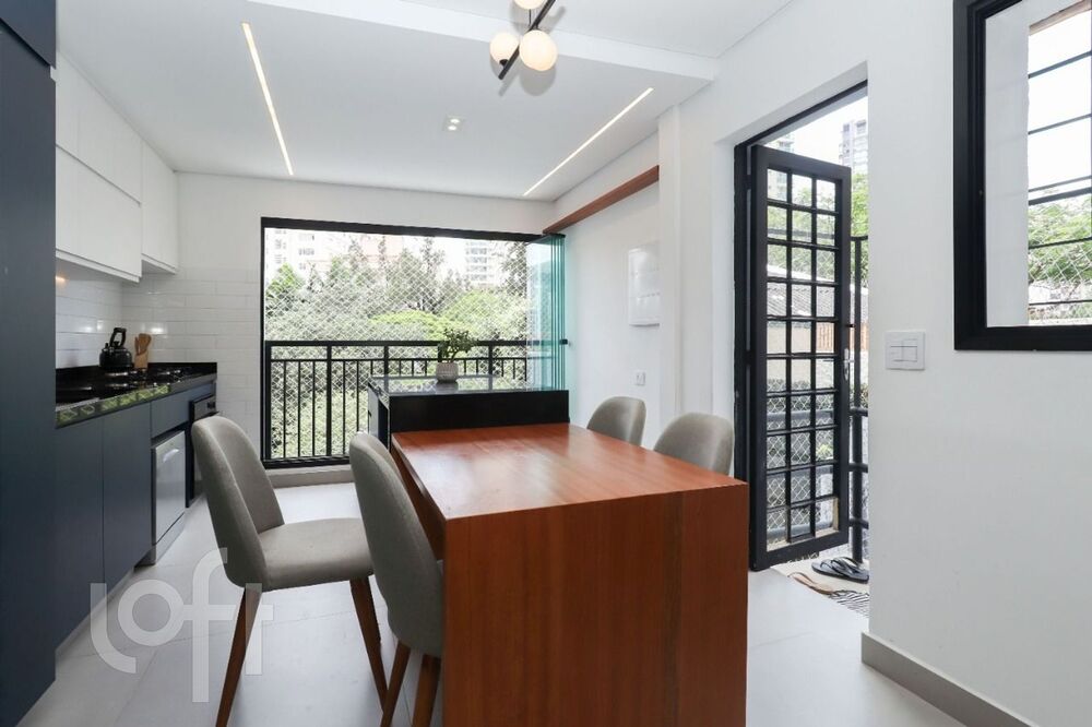 Casa à venda com 4 quartos, 311m² - Foto 1